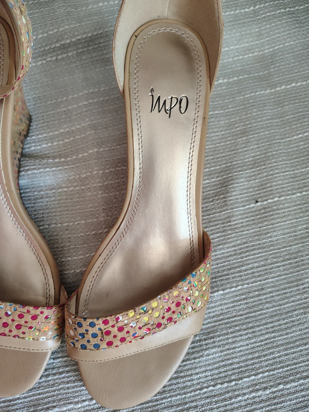 Impo Van Gogh Wedge Sandals Size 8 Nude Champagne Confetti Print Comfort